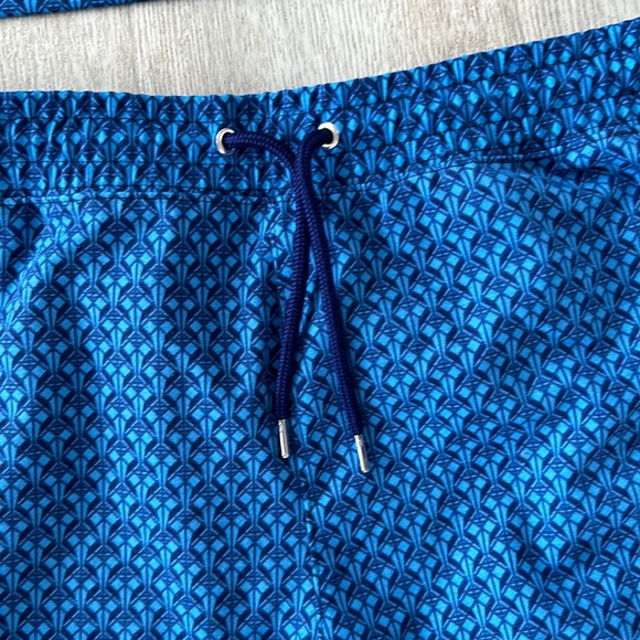 INC Colorblock Tee and matching short set - Picture 4 of 5